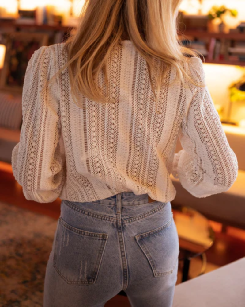 Boho háčkovaná halenka s jemnou podšívkou
