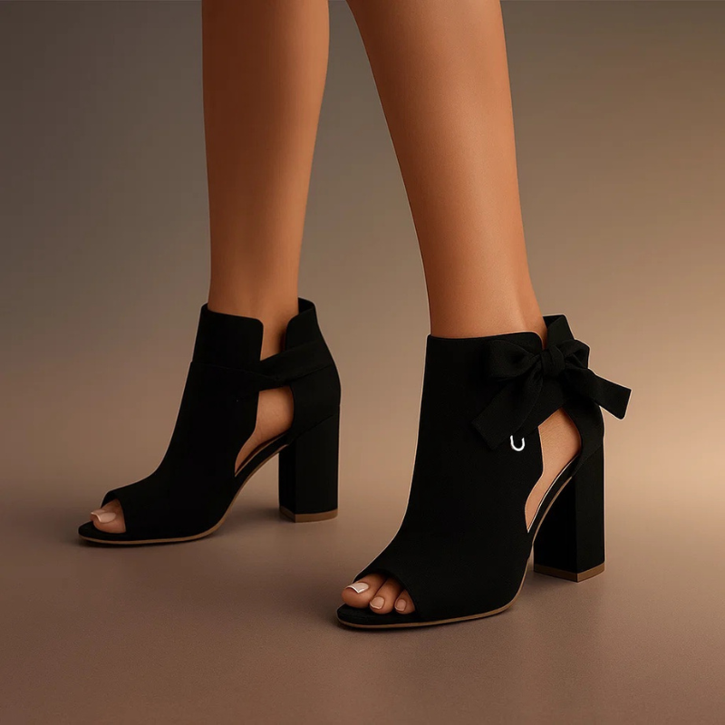 Elegantní sandál s širokým podpatkem, mašlí a peep-toe