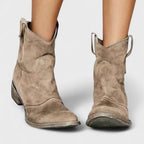Dámské cowboy botky s širokým podpatkem – casual styl