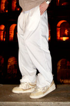 Elegantní pánské bílé jogger kalhoty – oversize střih