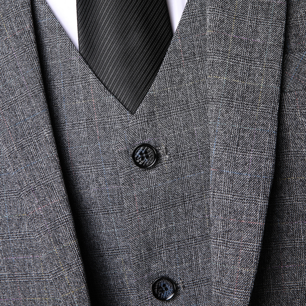 Pánský třídílný oblek slim fit pro formální příležitosti