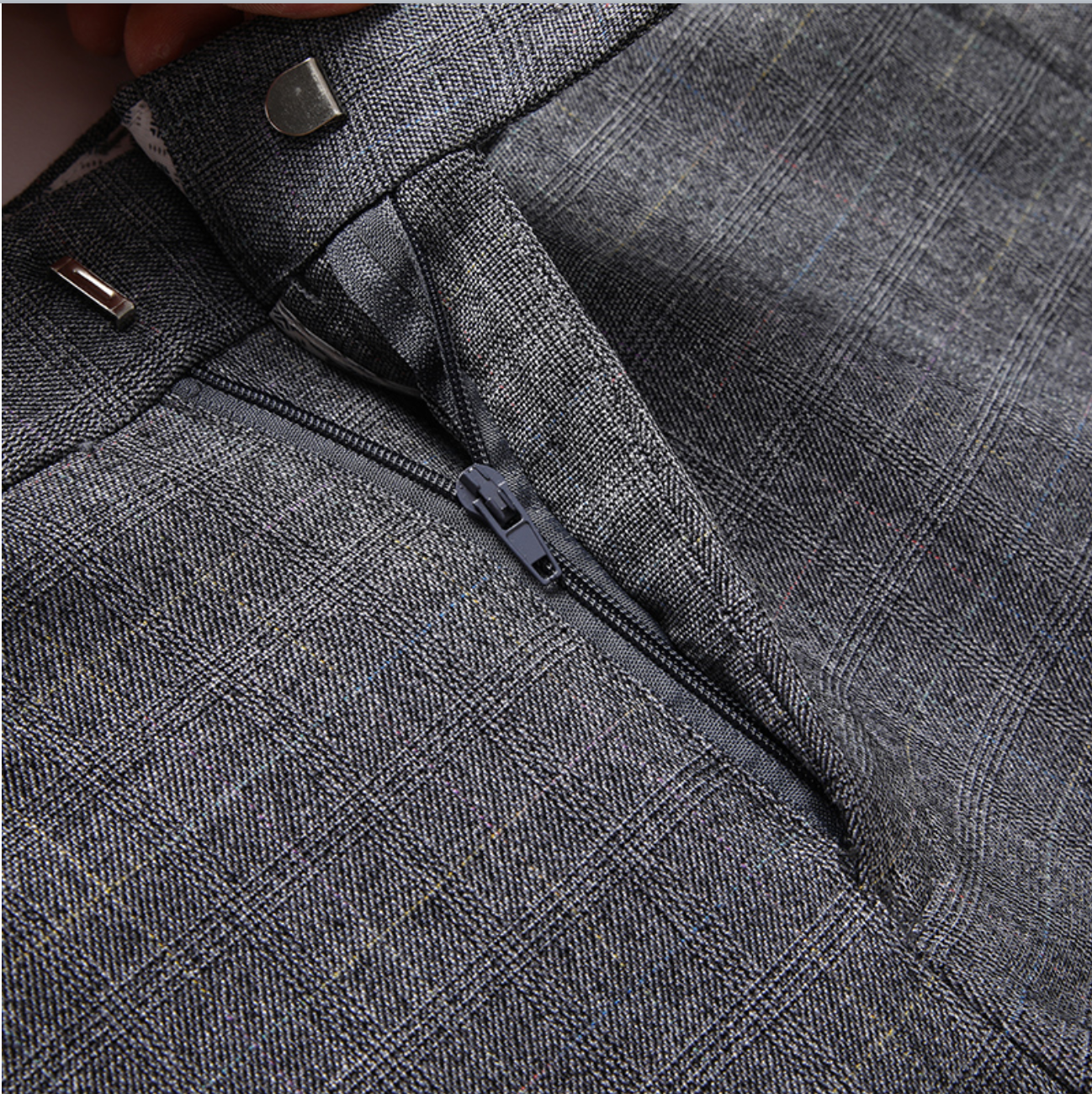 Pánský třídílný oblek slim fit pro formální příležitosti