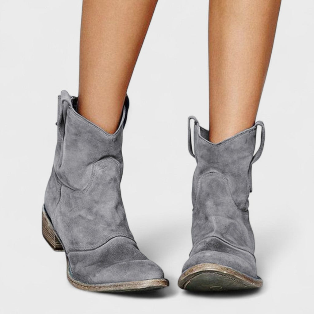 Dámské cowboy botky s širokým podpatkem – casual styl