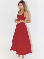 Elegantní midi šaty se čtvercovým výstřihem a splývavým střihem