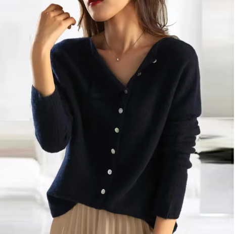 Dámský kardigan z jemného pletu – casual chic styl