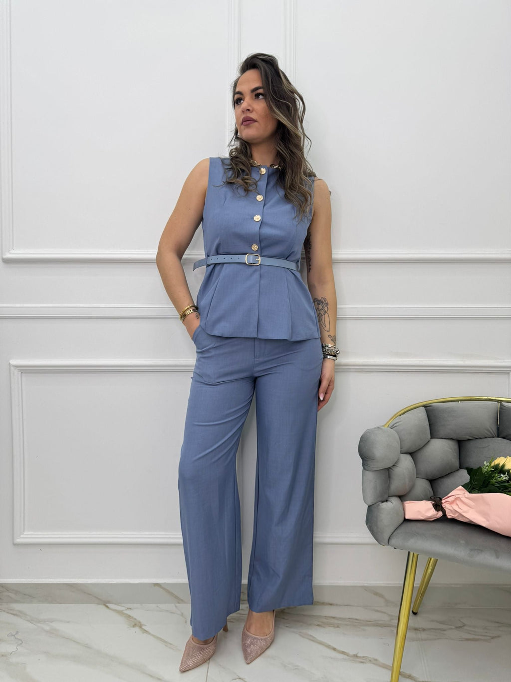 Set – kalhoty a vesta s páskem v pase