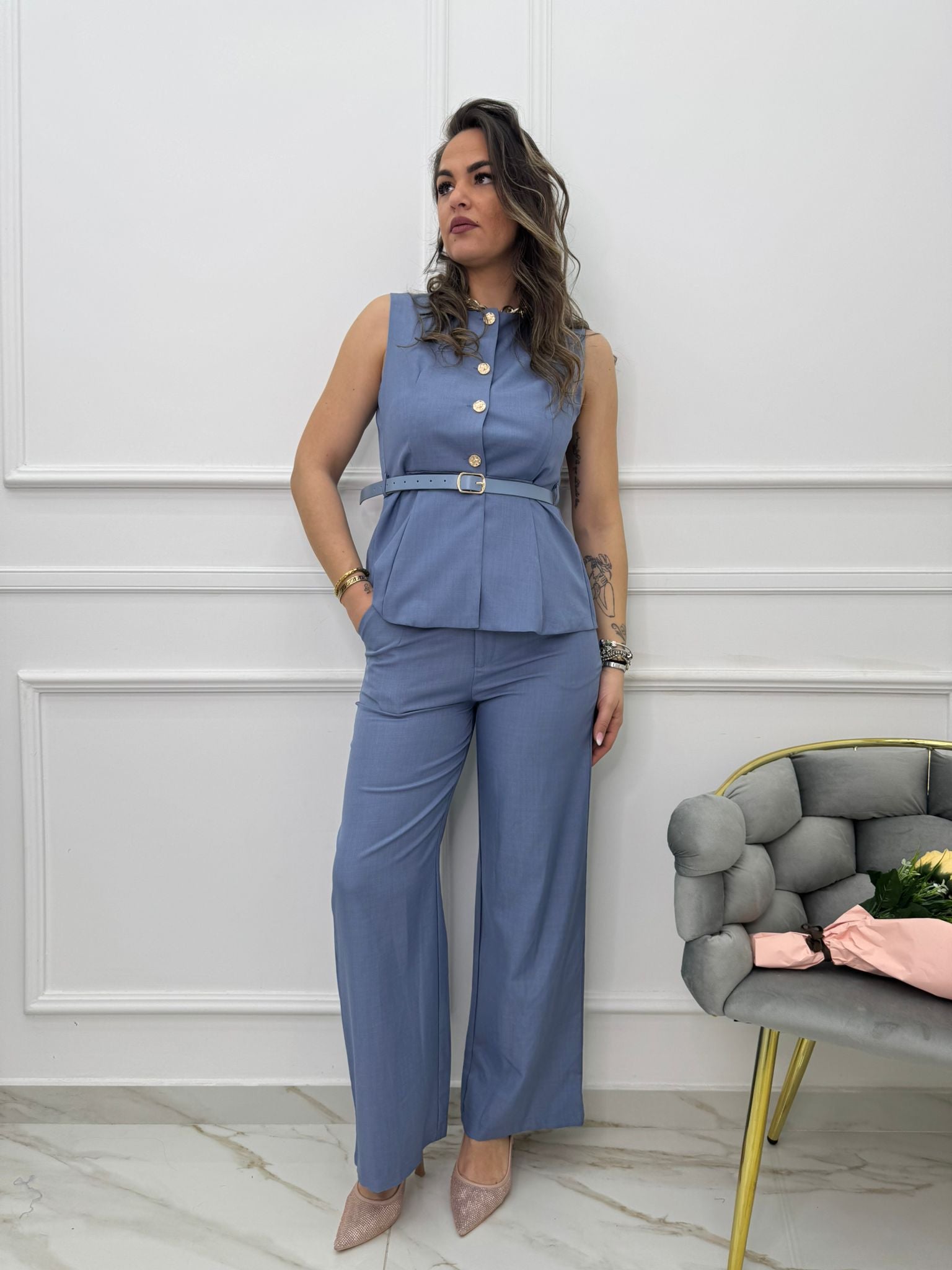 Set – kalhoty a vesta s páskem v pase