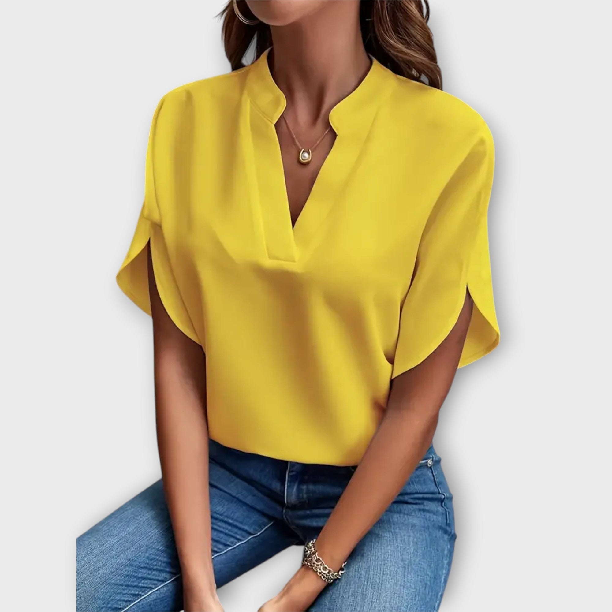 Letní elegantní halenka s uvolněným výstřihem do V