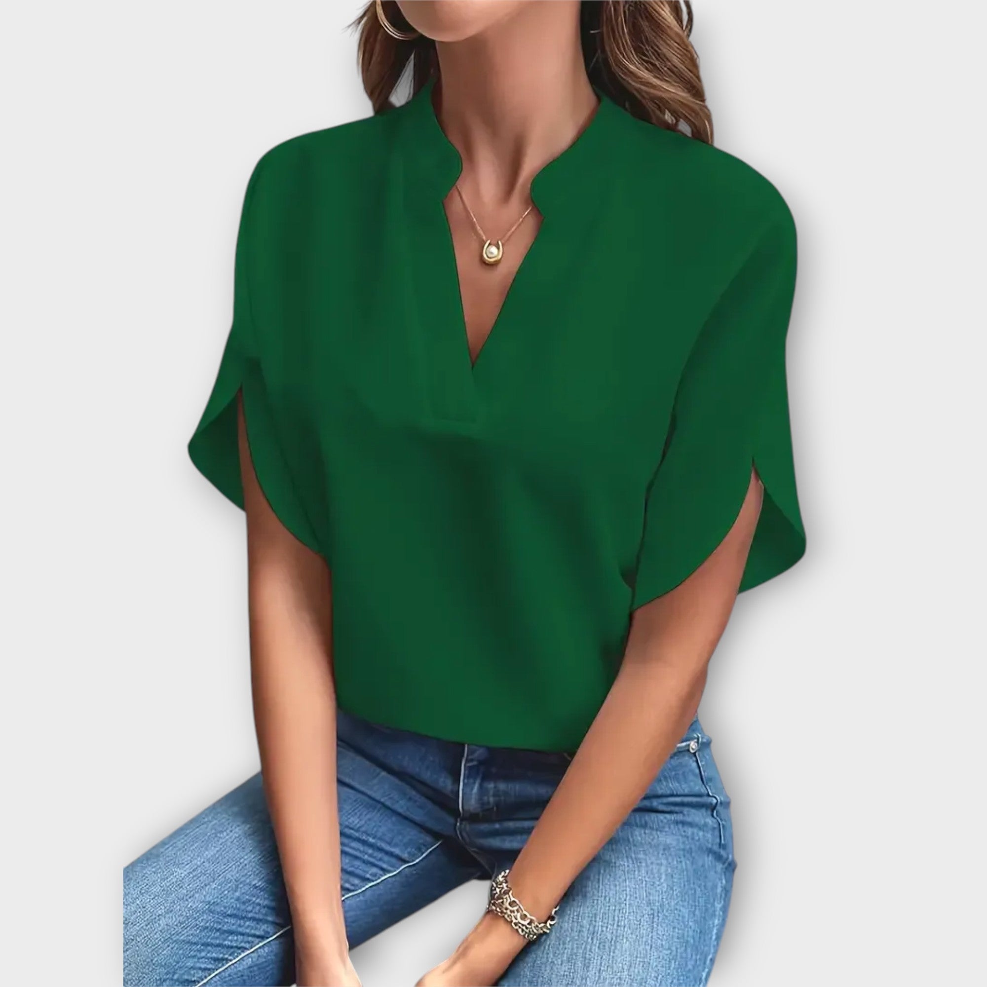 Letní elegantní halenka s uvolněným výstřihem do V