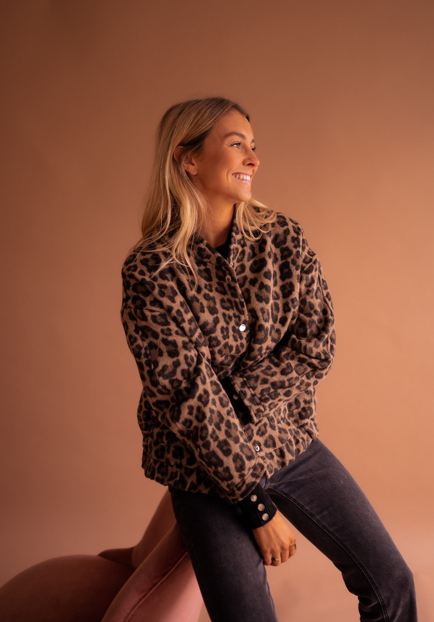 Chaqueta Corta con Estampado de Leopardo Mujer