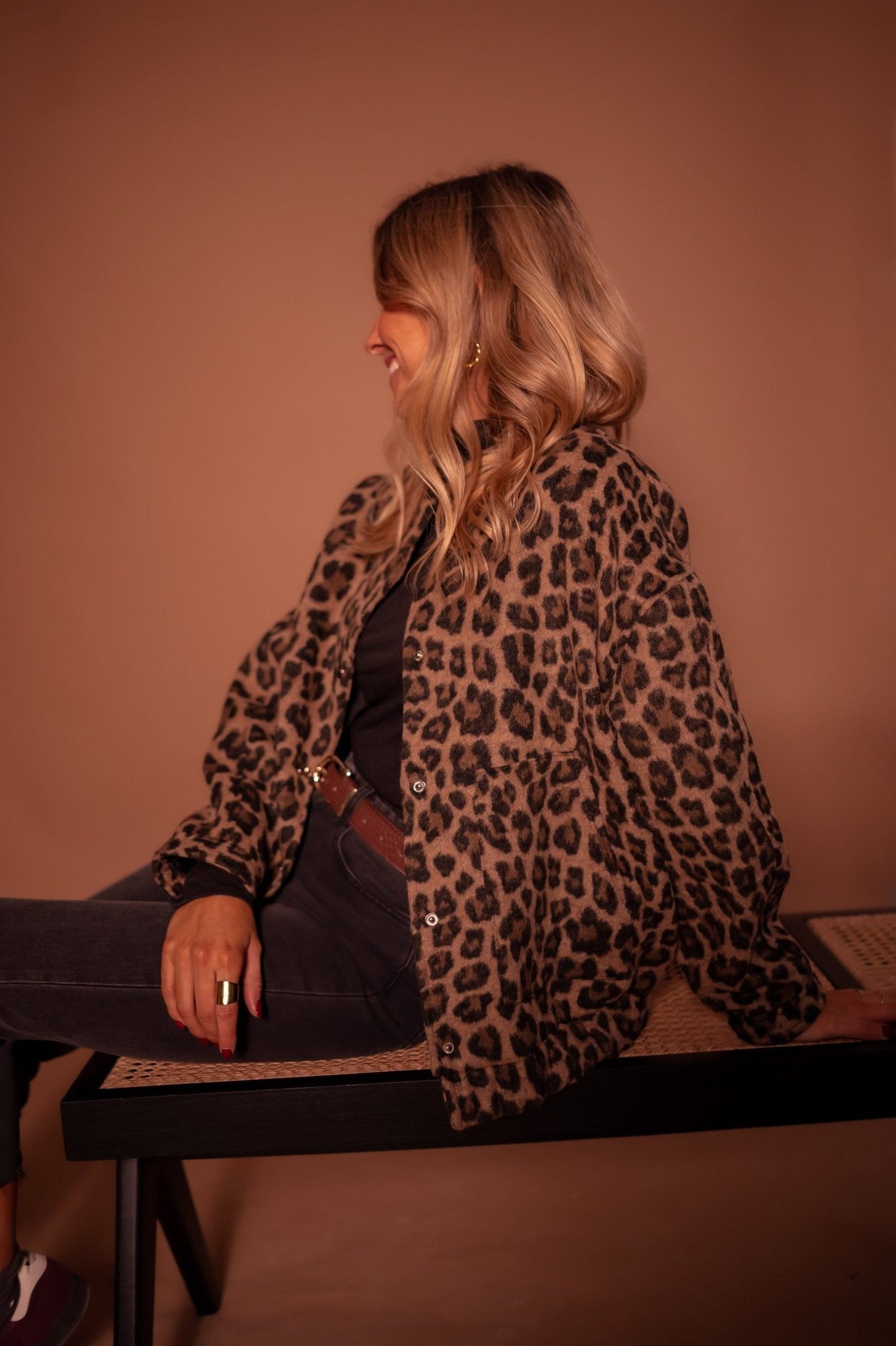 Krátká bunda s leopardím vzorem pro ženy