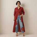 Set – červené košilové šaty a široké džíny s květinovým vzorem