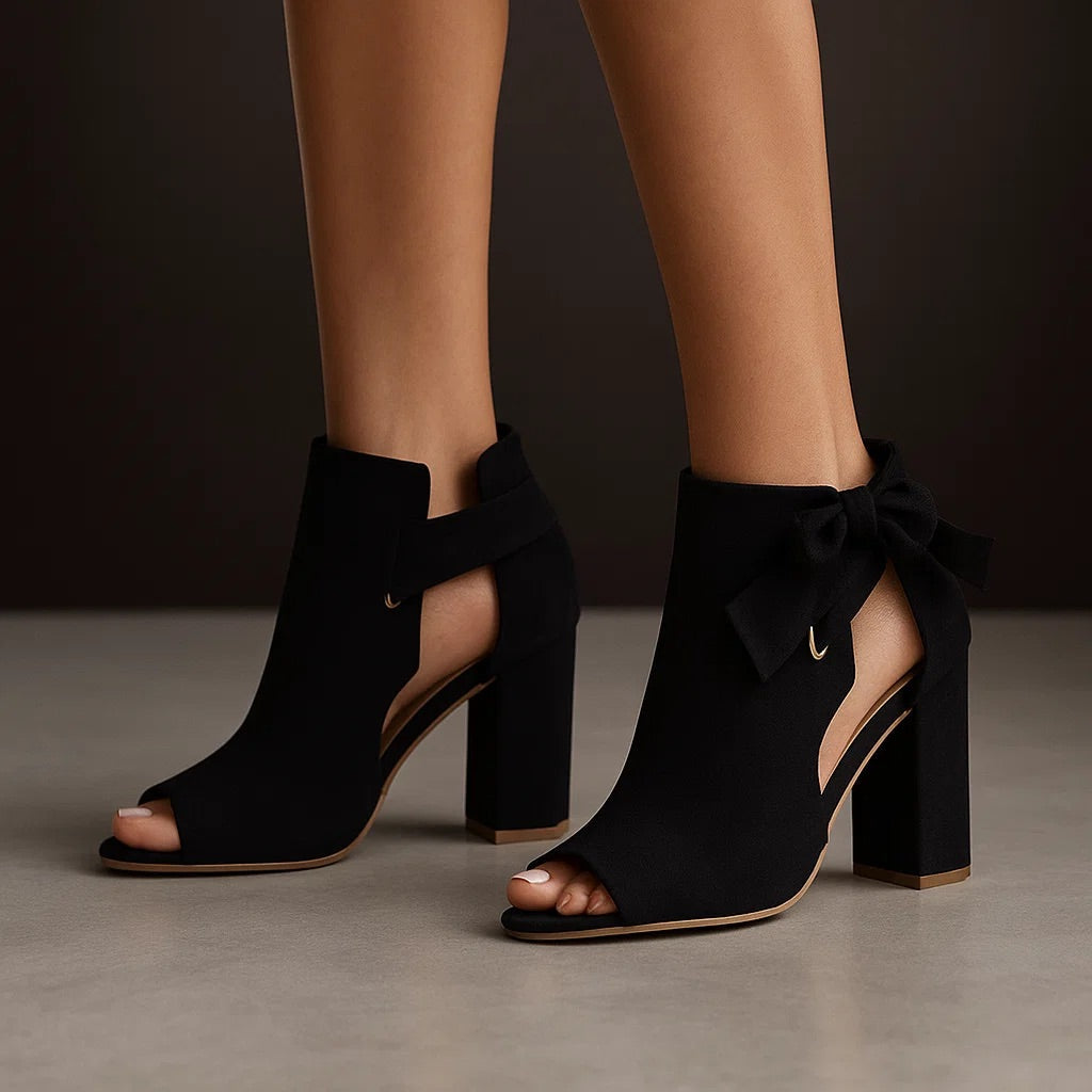 Elegantní sandál s širokým podpatkem, mašlí a peep-toe